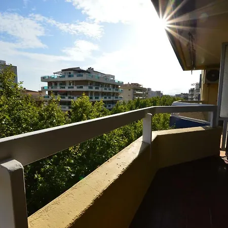 Alboran 2 Familias Arysal Apartamento Salou